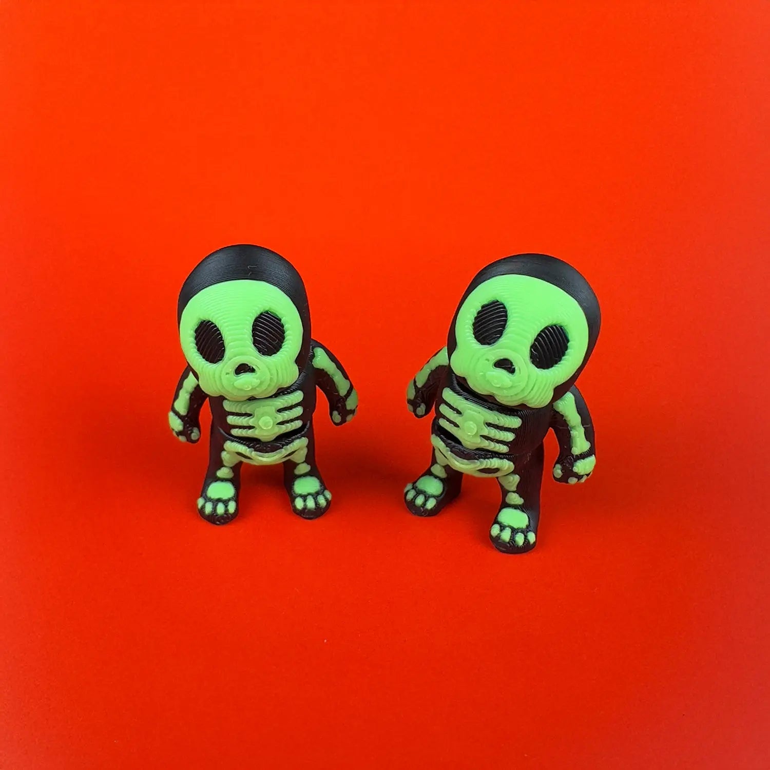 Spooky Wigglebones wiggly skeleton desk wiggiz