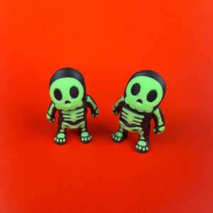 Spooky Wigglebones wiggly skeleton desk wiggiz